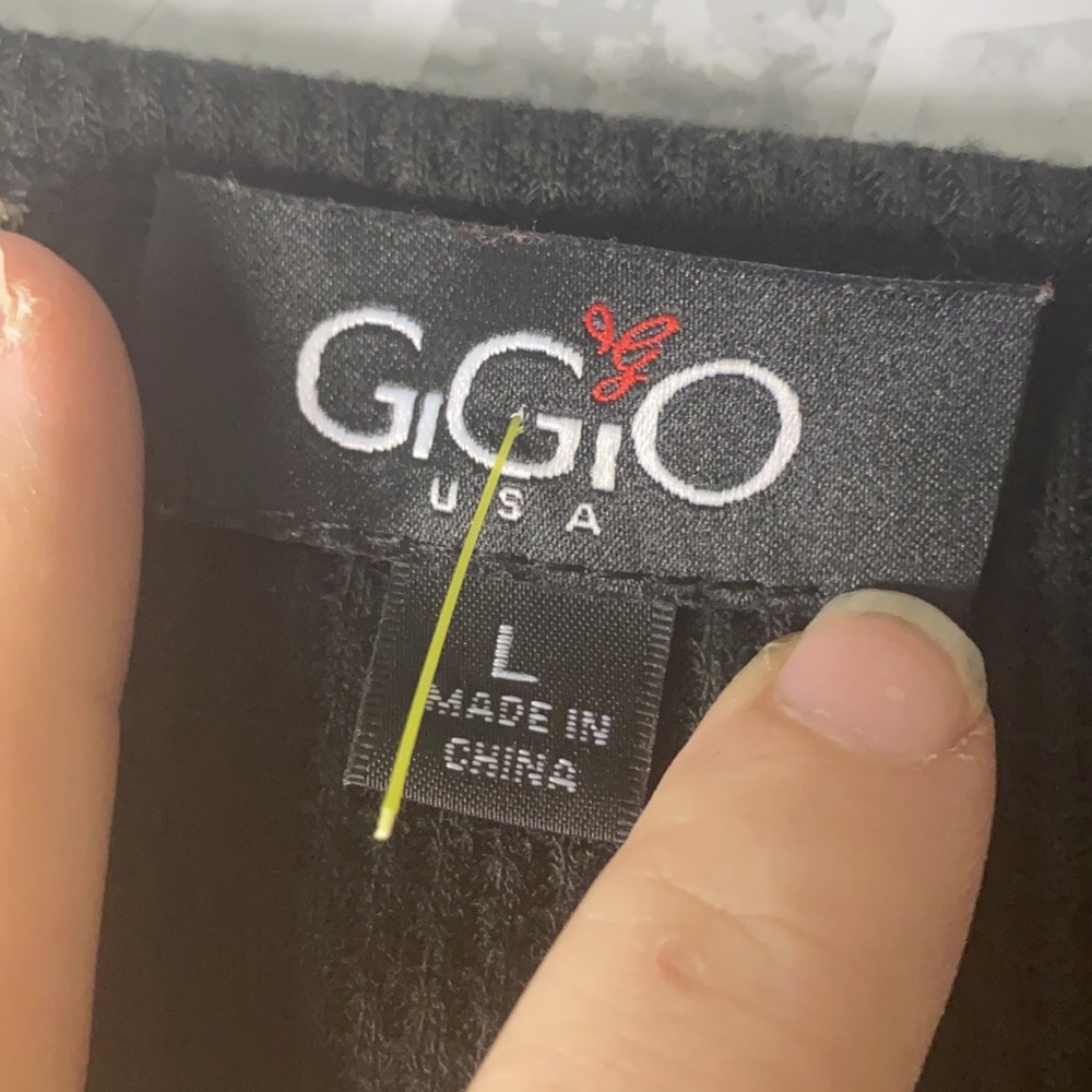 GigiO Large Black Cheetah Print long Sleeve Sweater - Picture 5 of 5